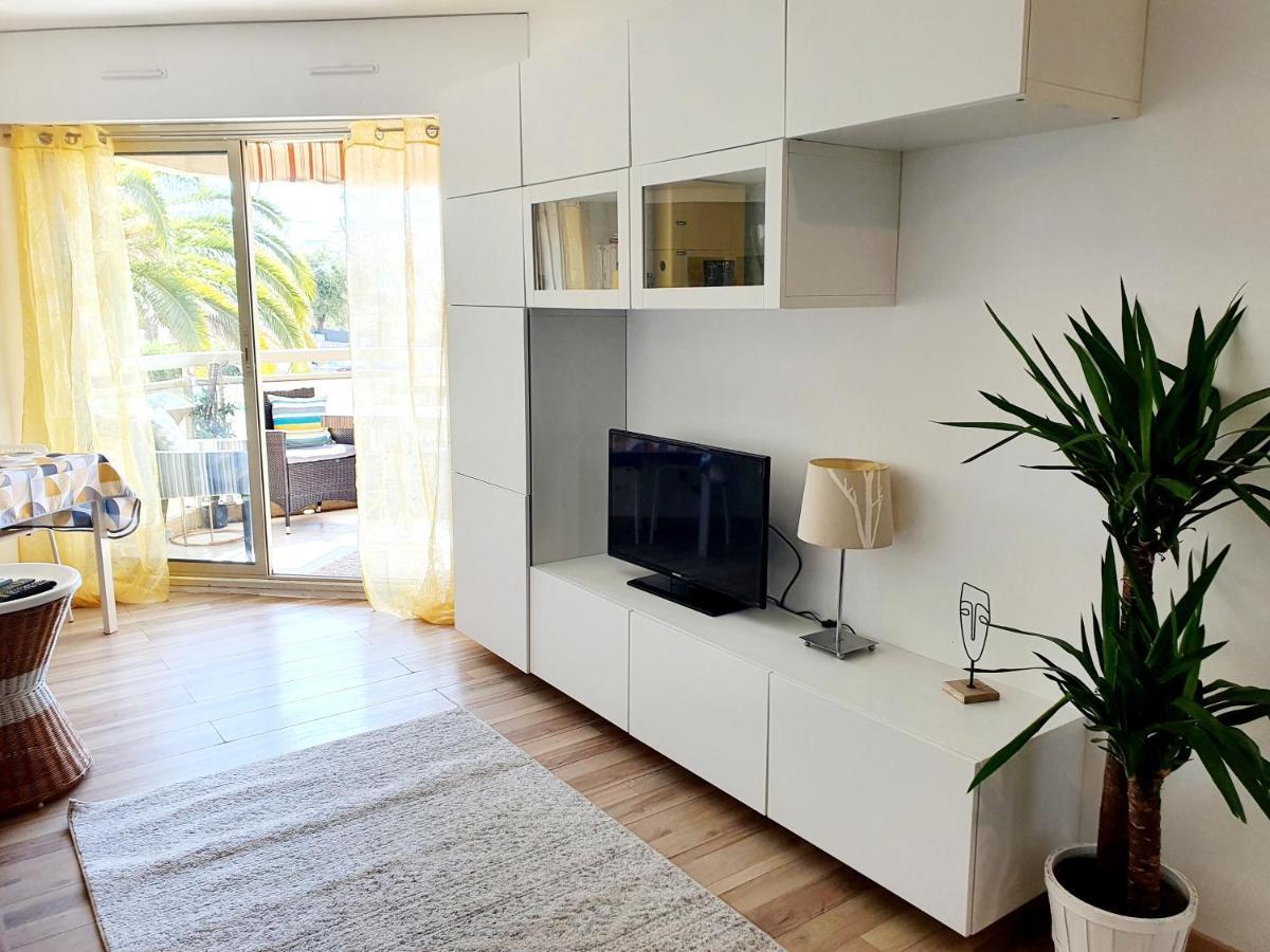 Bel Appartement A 50M De La Plage, 2 Pieces Climatisees, Parking Prive アンティーブ エクステリア 写真