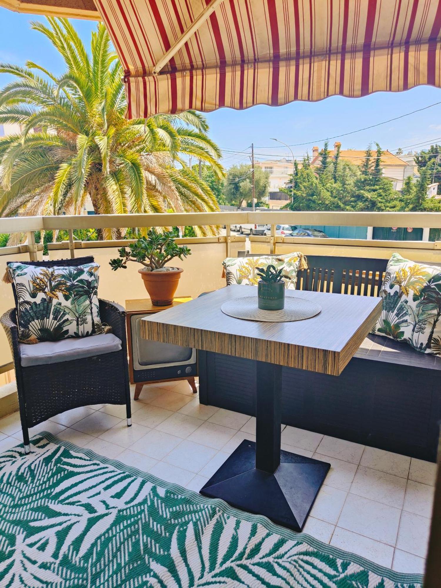 Bel Appartement A 50M De La Plage, 2 Pieces Climatisees, Parking Prive アンティーブ エクステリア 写真